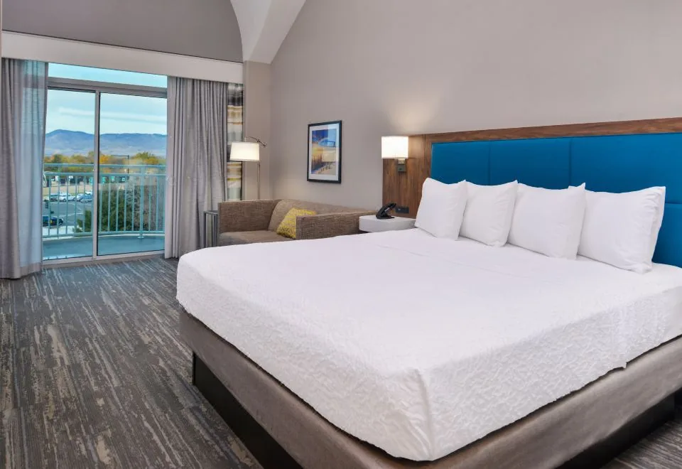 Guest room at Hampton Inn & Suites Boise/Spectrum in Boise, Idaho
